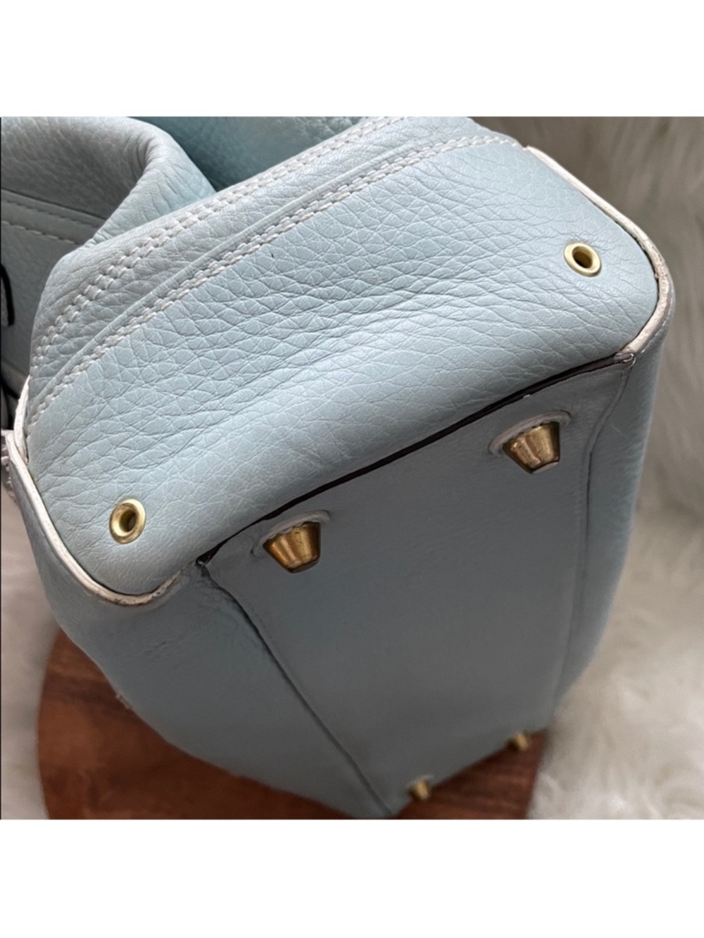 COACH Baby Blue Pebble Leather
2006 Hampton's Carryall - Picture 14 of 16